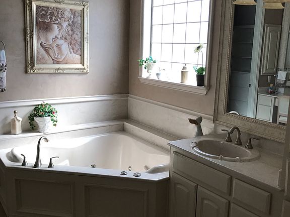5th image of 2304 Bald Cypress Dr