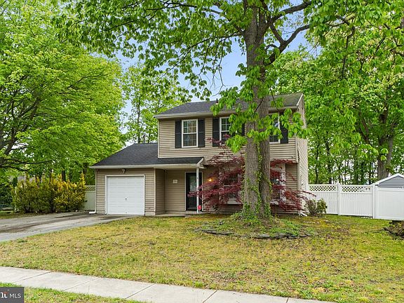 3rd image of 156 Saint Moritz Dr