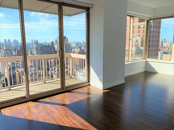 3rd image of 200 E 69th St APT 27A