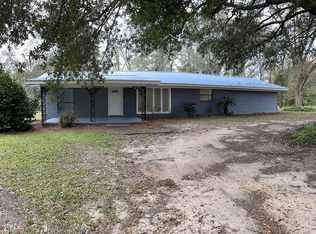 614 Service Rd, Laurel, MS 39443