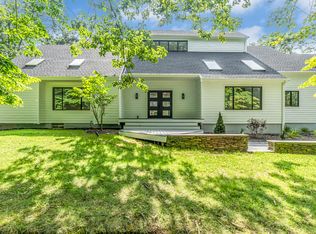 21 Walker Ln, Weston, CT 06883