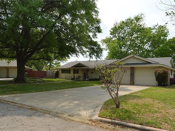 3rd image of 6414 Chapman Dr