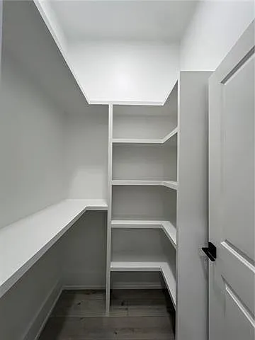 409 E 1st St #A/B — Photo 15