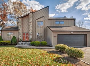 127 New Brook Ln, Springfield, NJ 07081