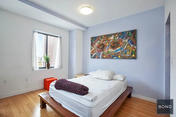 Sold by Bond New York | media 9