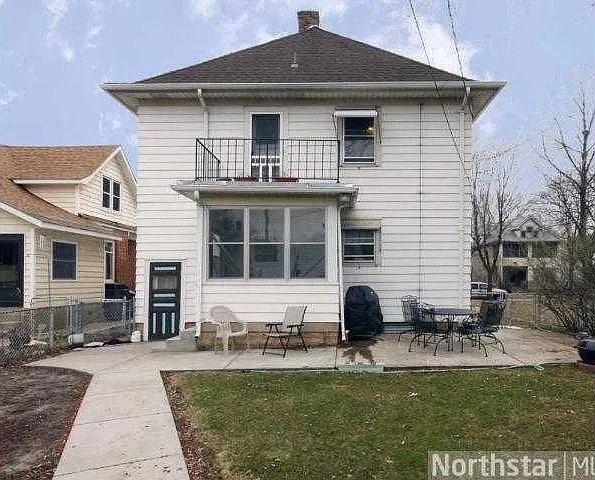 1130 6th St NE — Photo 3