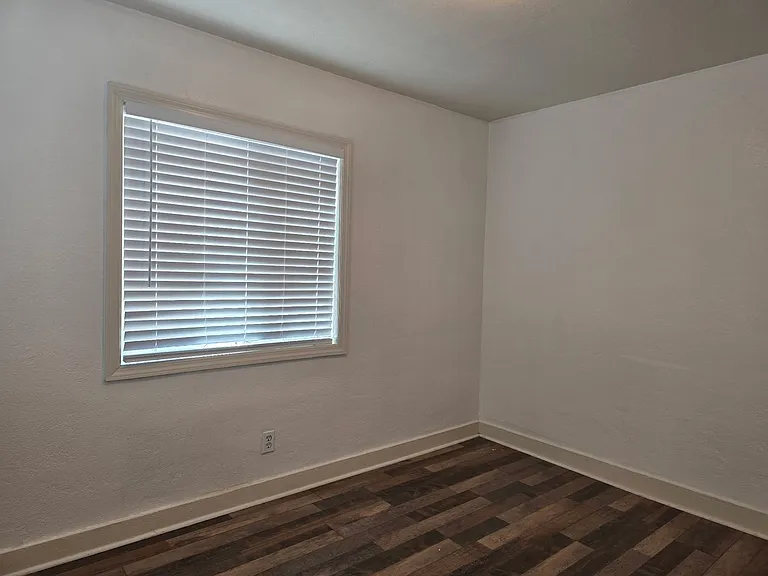 2050 Bransetter 5410 Cedars Rd — Photo 17