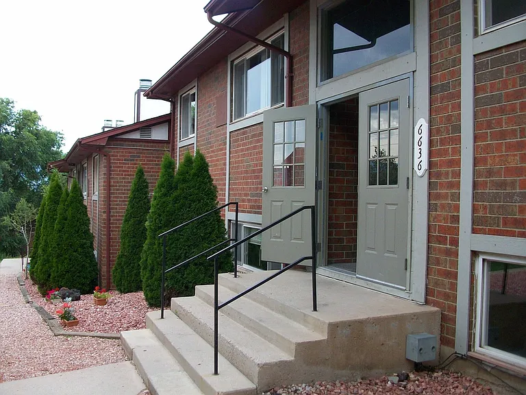 6640 Dublin Loop W — Photo 3