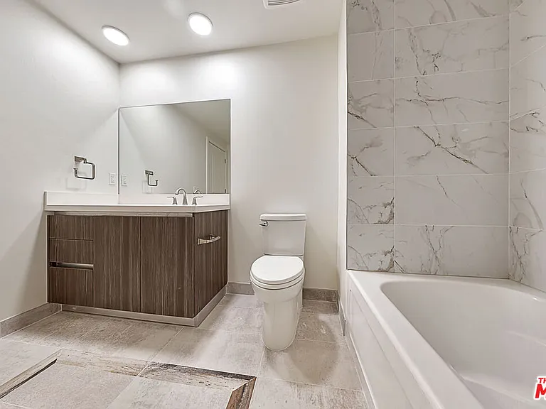1070 S Bedford St #205 — Photo 14
