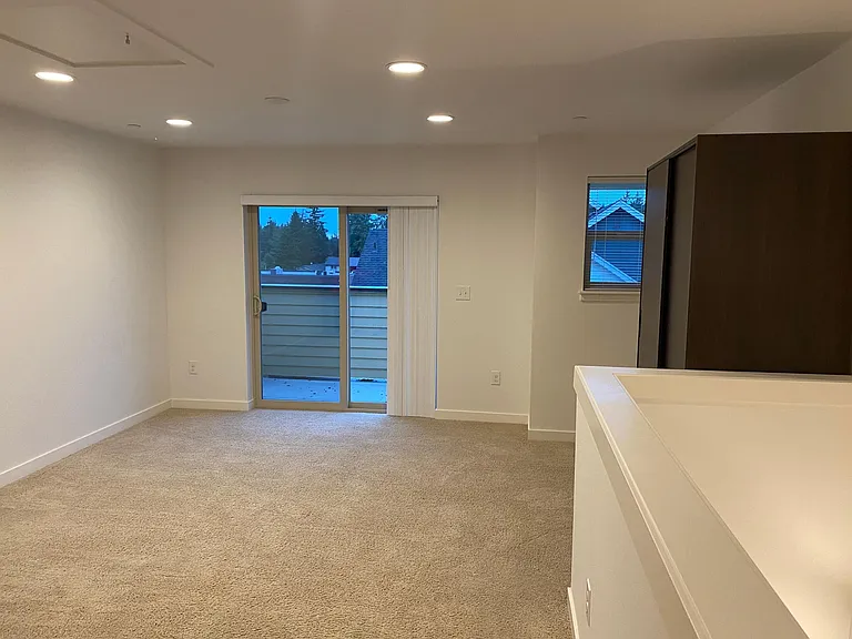 15709 NE 14th Ter — Photo 10