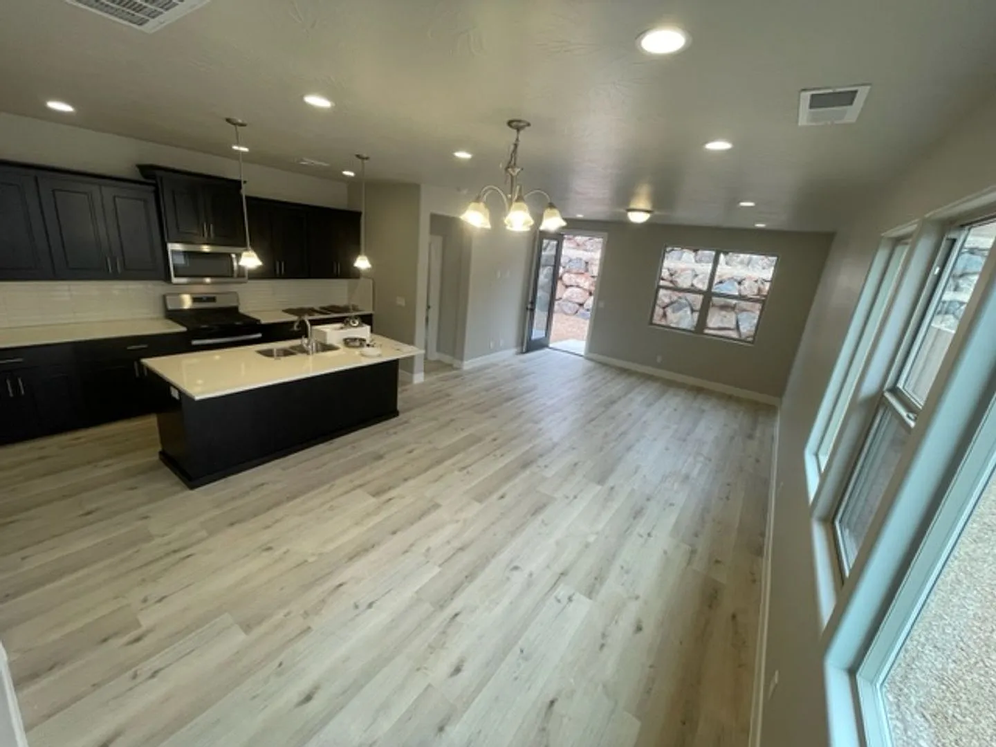 Beautiful Brio Home. — Photo 3