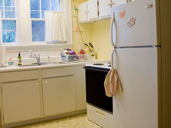 3rd image of 57 Elmwood Pl #A