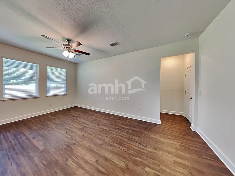 1131 Walden Pond Dr — Photo 9