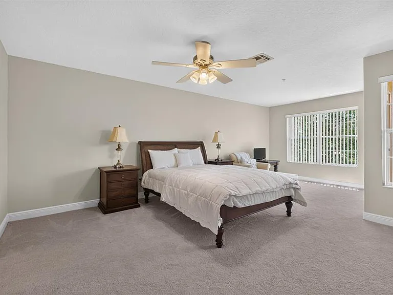 904 Assembly Ct — Photo 9