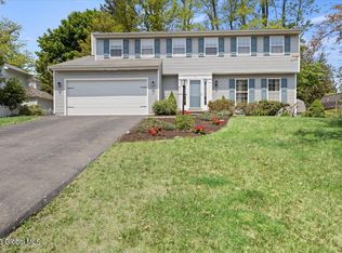 32 Mallard Rd, Glenmont, NY 12077