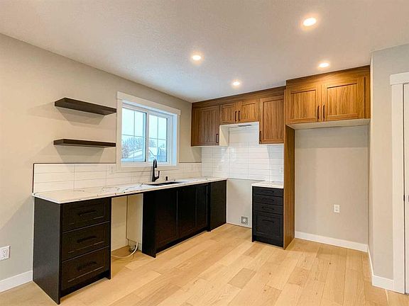 2nd image of 161 SW Deep Rd