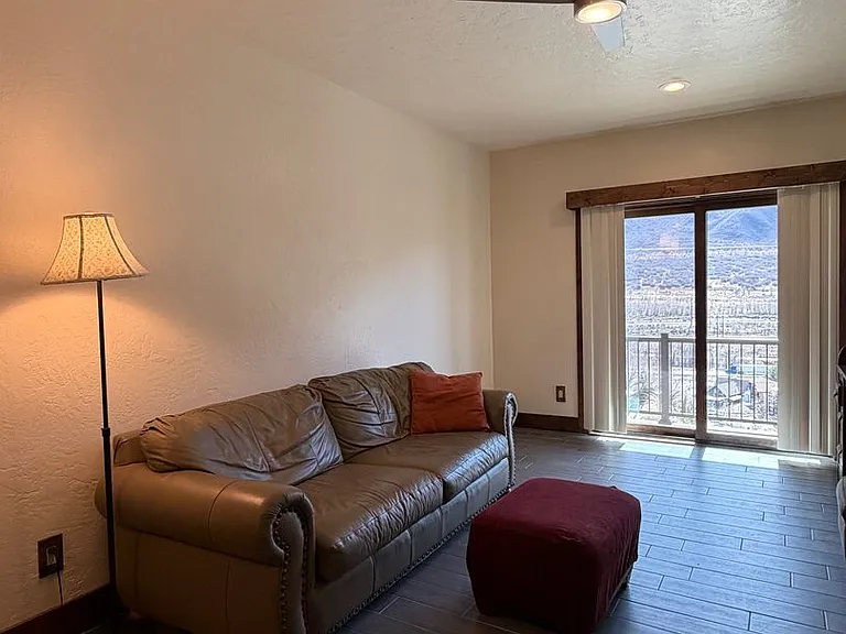 350 Green Way Dr — Photo 9