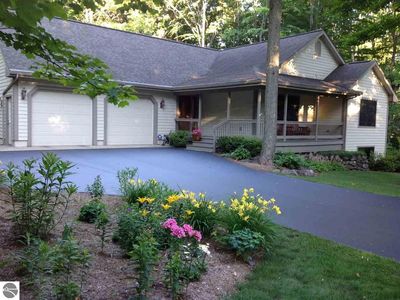 5726 Bay Meadows Dr, Traverse City, MI, 49684