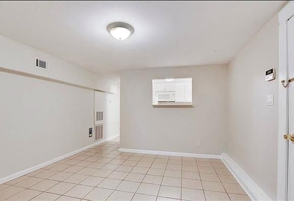 2nd image of 2822 Oreilly St