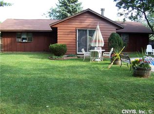 210 Deerwood Dr, Baldwinsville, NY 13027