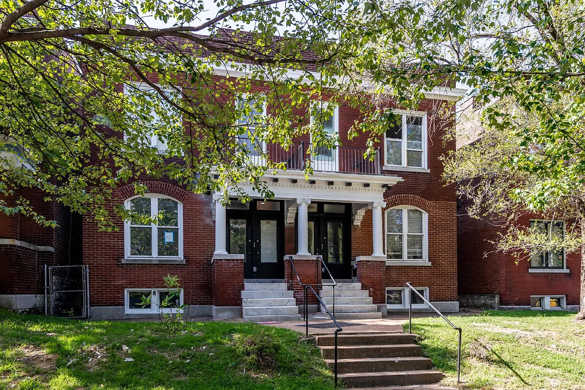 Building Photo - 3850 Juniata St