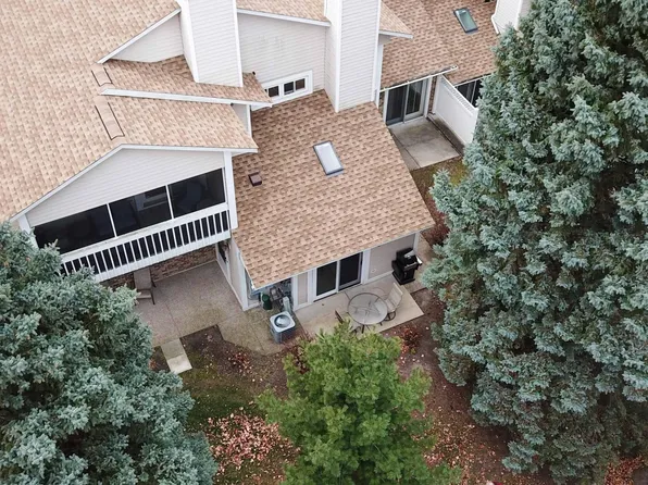 5324 Highpointe Dr, Bloomington, MN 55437