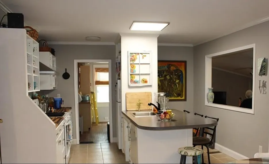 204 Louise Ave — Photo 3