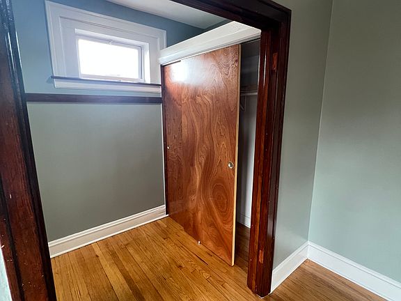 4th image of 3940 W 59th St #205