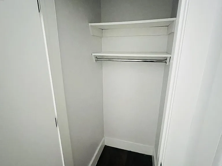 68 Norton St #2R — Photo 5