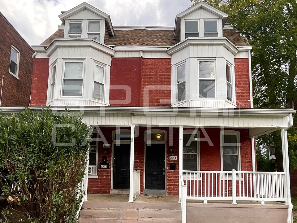 231 W Jackson St