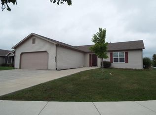 9208 66th St, Kenosha, WI 53142