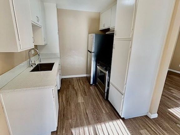 4th image of 4379 Hamilton St APT 4