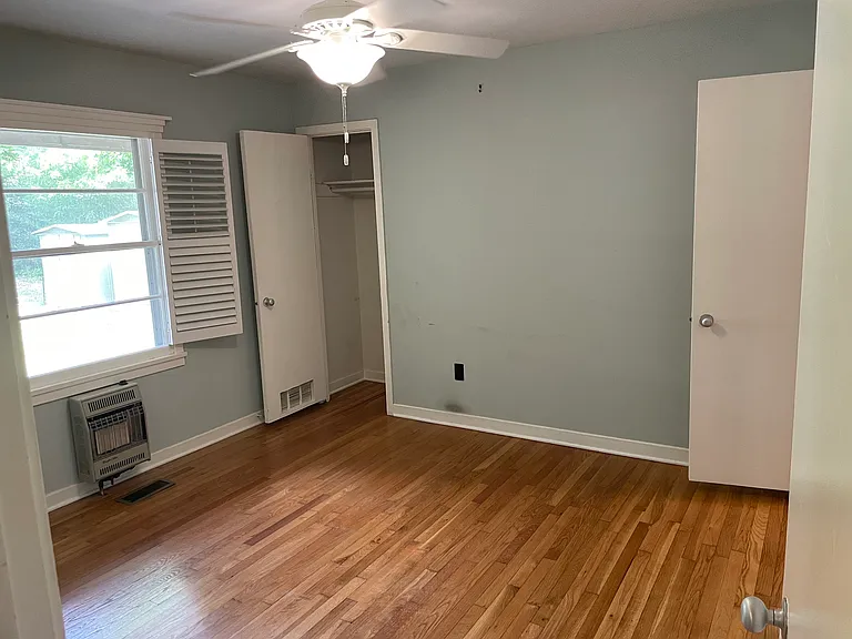 135 Edwards Cir — Photo 5