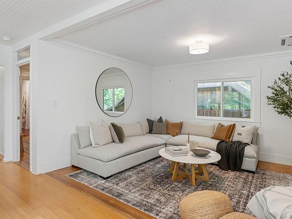 3rd image of 17 Ridgeway Lane