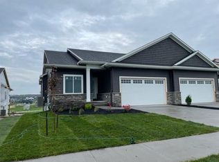 1287 Berkshire Ln, North Liberty, IA 52317