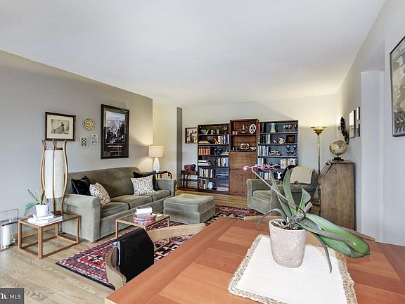 5th image of 11315 Commonwealth Dr #11315