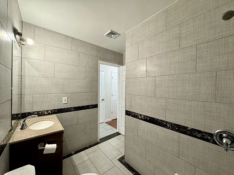 309 Sycamore Street Apartments — Photo 31