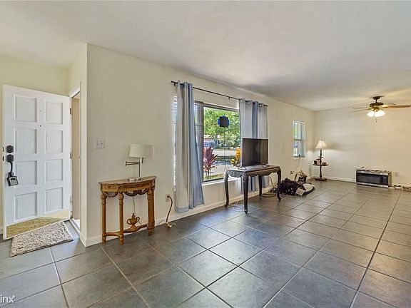 4th image of 1636R Long St