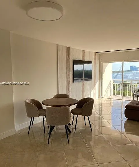 400 Kings Point Dr #606 — Photo 4