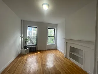 Rented by URBAN UTOPIA REALTY LLC