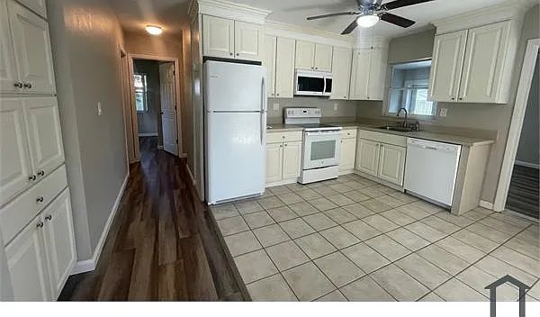 3 bed, 1212 sqft, $2,500 — Photo 4