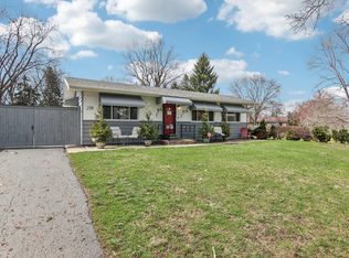238 Frontage Rd, Winnetka, IL 60093