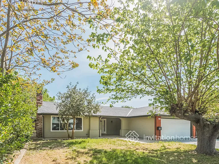 3116 Bridgeford Dr — Photo 2