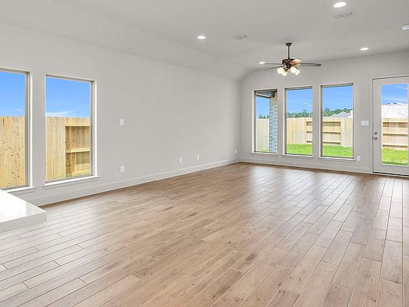 5th image of 1638 Lorenzo Ln