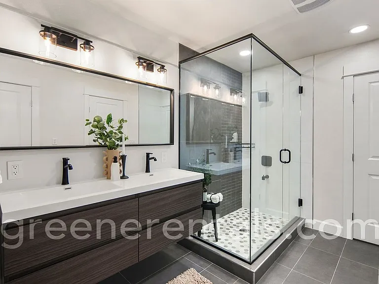 9016 Merrill Ct NE — Photo 27