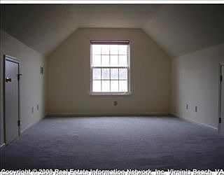 2nd image of 121 Lenora Cv