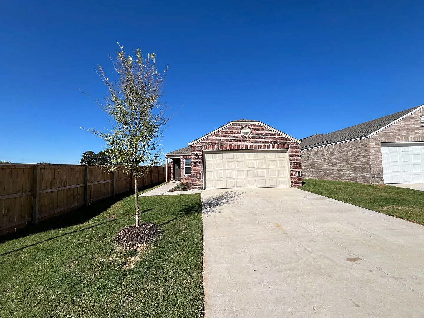 Pre-Leasing | Charming 3-Bedroom, 2-Bath Home in Barberry Court - Coming Soon! — Photo 2