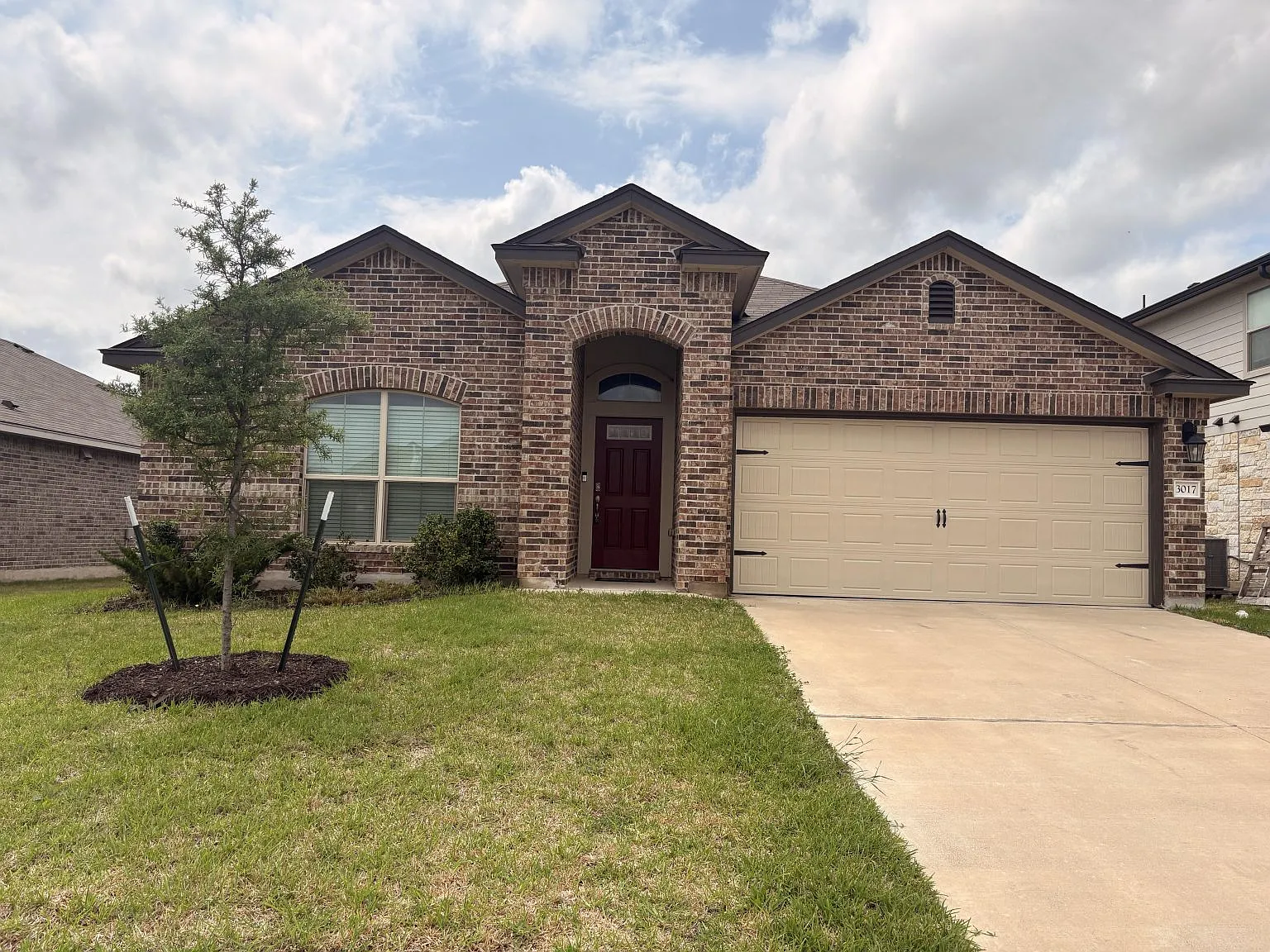3 bed, 1520 sqft, $2,050 — Photo 1