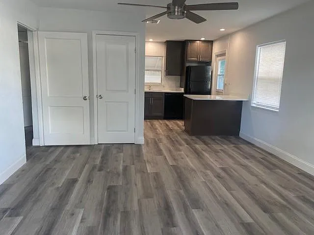 710 Dunbar St — Photo 3