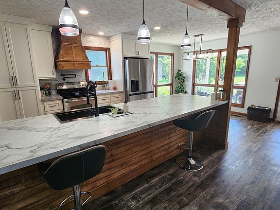 3rd image of 4390 N County Road 600 W
